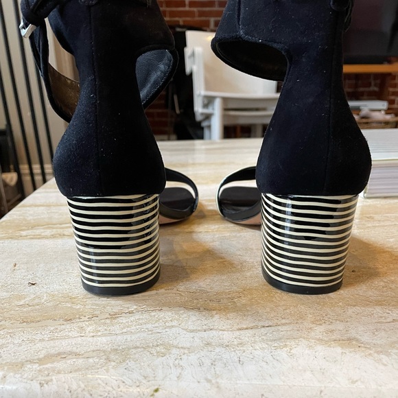 Bernardo Black & White Blythe Patent Leather Heeled Sandal Size 9 - Picture 8 of 10